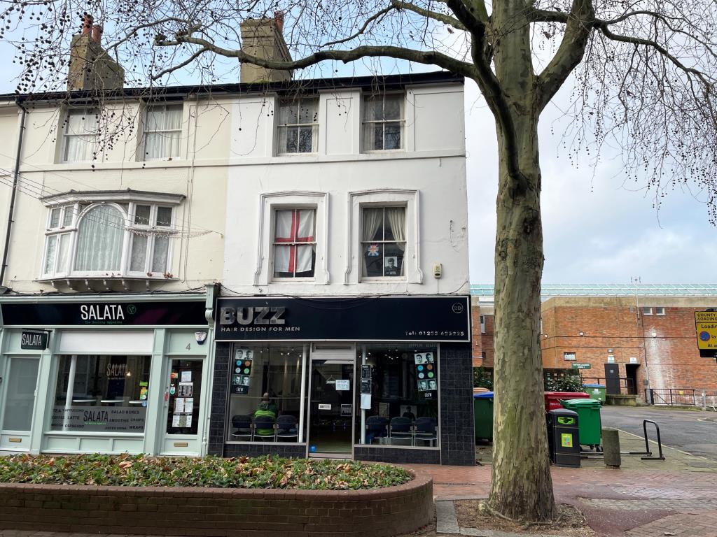 Lot: 123 - FREEHOLD TOWN CENTRE PREMISES AND UPPER PARTS WITH POTENTIAL - 
